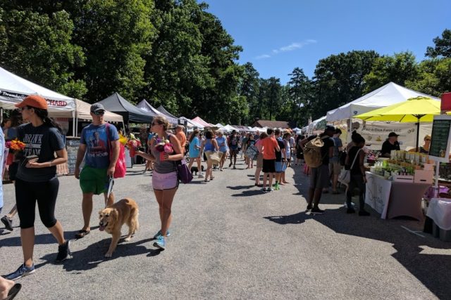 Getting into the Farmers Market Craze, with Dogs, Donuts and Growlers