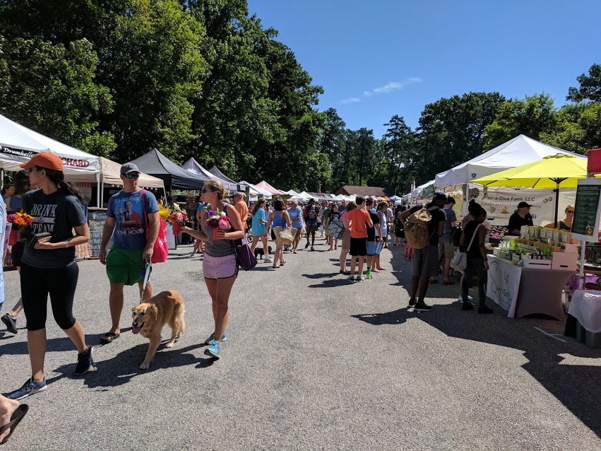Getting into the Farmers Market Craze, with Dogs, Donuts and Growlers